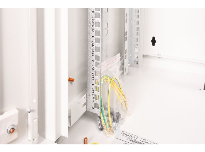 Digitus Szafa sieciowa wisząca Unique 19" 20U rack 600x450, drzwi szyba, szary, niedzielona, złożona, 100kg
