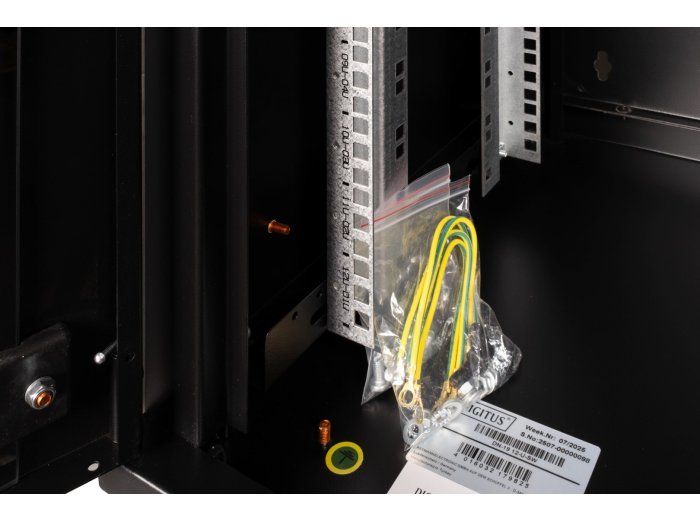 Szafa sieciowa wisząca Unique 19" 12U rack 600x450, drzwi szyba, czarny, niedzielona, złożona, 100kg