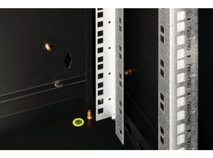Szafa sieciowa wisząca Unique 19" 12U rack 600x450, drzwi szyba, czarny, niedzielona, złożona, 100kg