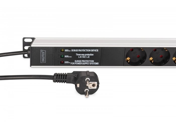 Listwa zasilająca PDU Rack (620mm) z zabezpieczeniem przeciwprzepięciowym + filtr EMI/RFI, 9 gniazd Schuko CEE 7/3 (45°), kabel 2m wtyk Unischuko CEE