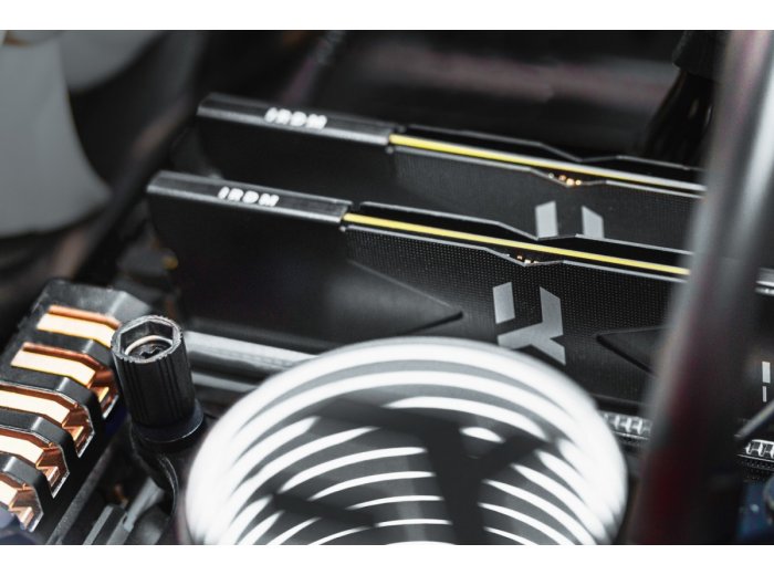 Pamięć DDR5 IRDM 32GB(2*16GB)/6400 CL32 czarna