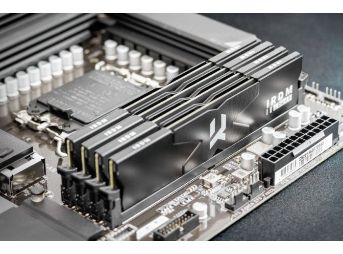 Pamięć DDR5 IRDM 32GB(2*16GB)/6400 CL32 czarna